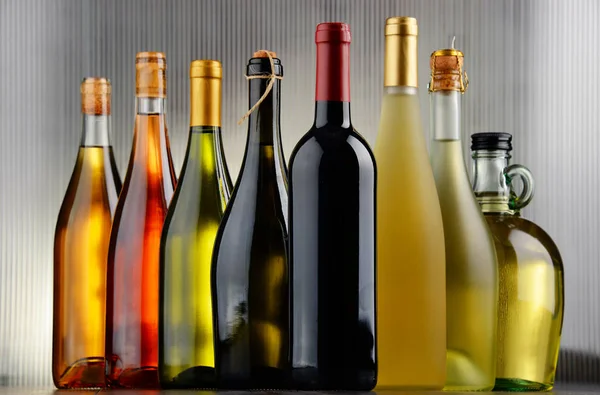 Composición con botellas de vino variadas — Foto de Stock