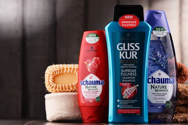 Containers of Schwarzkopf products — Stock Photo, Image