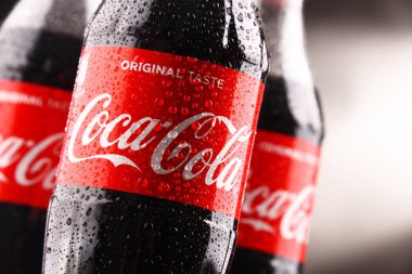 Gazlı alkolsüz içecek Coca Cola şişesi