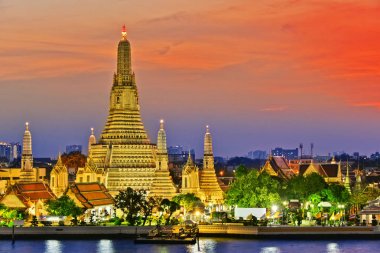 Wat Arun Ratchawararam, Tayland Bangkok 'ta bir Budist tapınağı.