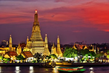 Wat Arun Ratchawararam, Tayland Bangkok 'ta bir Budist tapınağı.