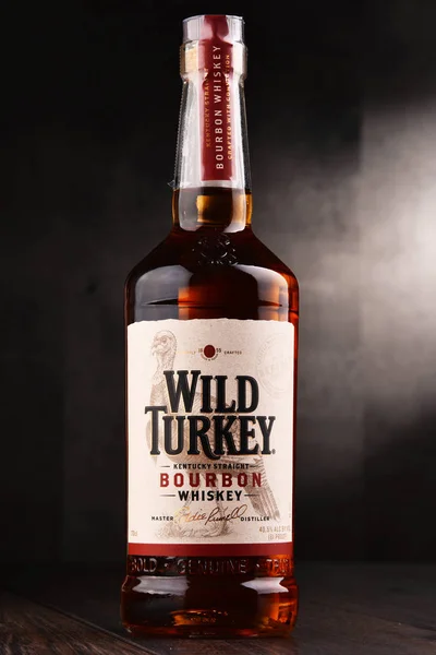 Wild Turkey Kentucky düz bourbon viski şişe — Stok fotoğraf