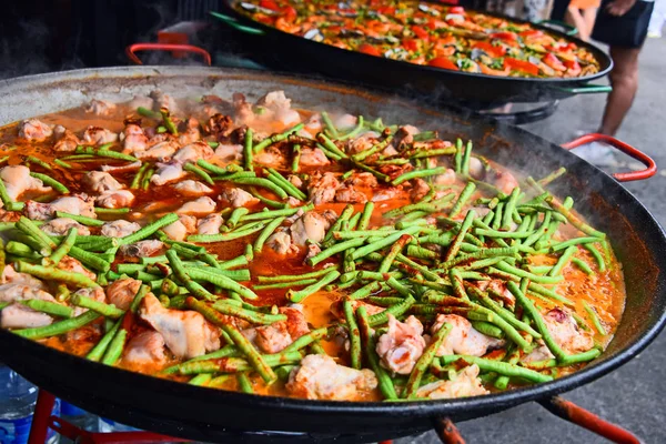 Cucina spagnola preparata nel ristorante di strada — Foto Stock