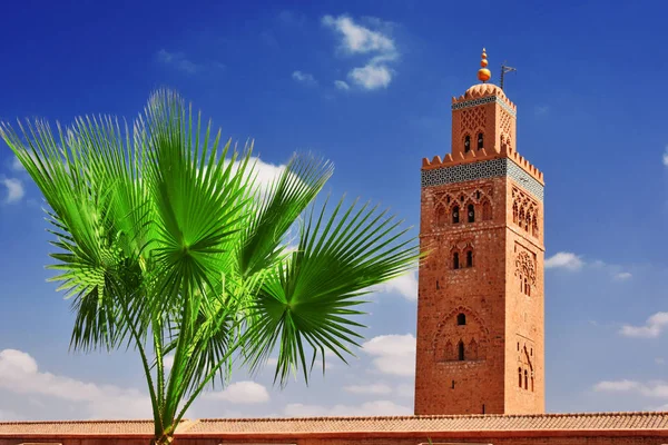 Mezquita de Koutoubia en el barrio de la medina suroeste de Marrakech — Foto de Stock