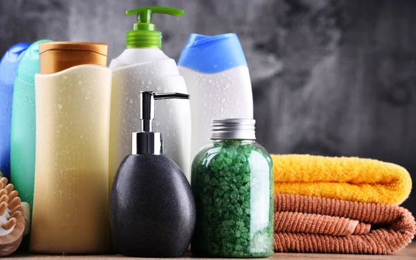 Plastic bottles of body care and beauty products — Stock Photo, Image