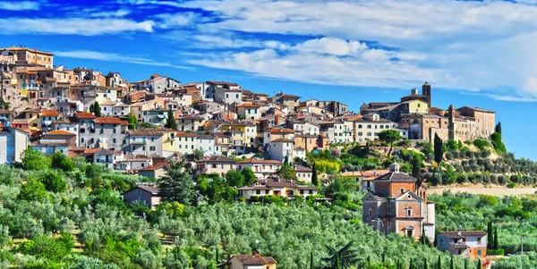 Stad van Chianciano Terme in Toscane, Italië — Stockfoto