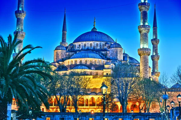 Mezquita Sultan Ahmed o Mezquita Azul en Estambul, Turquía — Foto de Stock