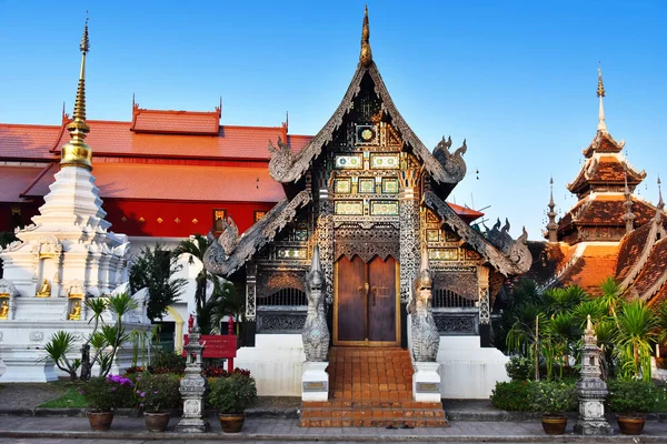 Wat Chedi Luang, um templo budista em Chiang Mai, Tailândia — Fotografia de Stock