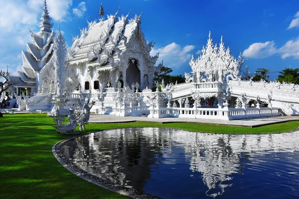 Wat Rong Khun o el Templo Blanco en Chiang Rai, Tailandia — Foto de Stock
