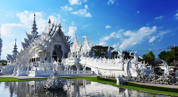 Wat Rong Khun o el Templo Blanco en Chiang Rai, Tailandia — Foto de Stock