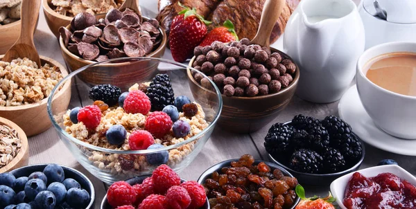 Composición Con Diferentes Tipos Productos Cereales Para Desayuno Frutas Frescas — Foto de Stock