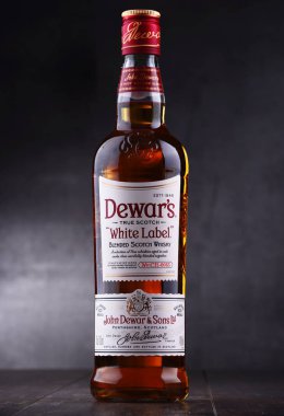 Dewars harmanlanmış Scotch viski şişe