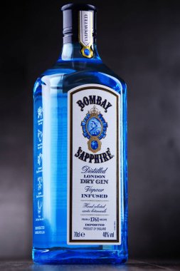 Bombay Sapphire şişe cin