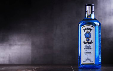 Bombay Sapphire şişe cin