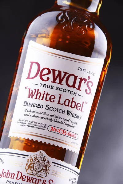 Dewars harmanlanmış Scotch viski şişe