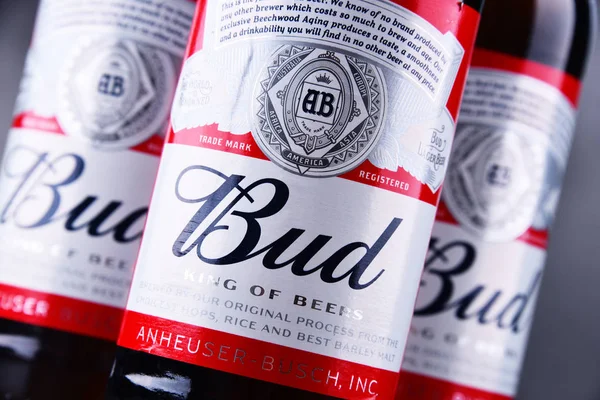 Flessen Bud bier — Stockfoto