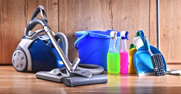 Variety of detergent bottles and chemical cleaning supplies — Stock Photo, Image