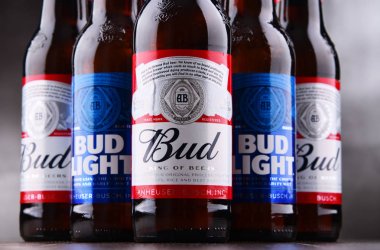 Bud ve Bud Light bira şişesi