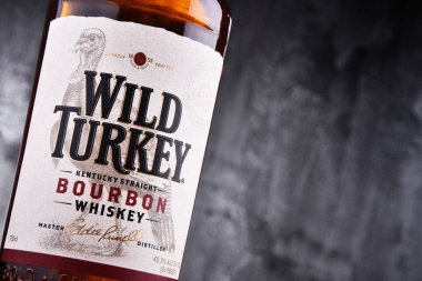 Wild Turkey Kentucky düz bourbon viski şişe