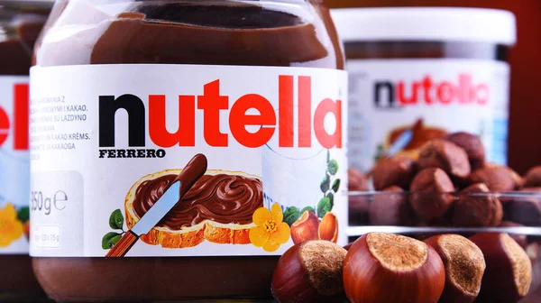 Guci Nutella menyebar — Stok Foto
