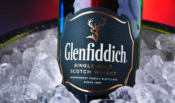 Bottle of Glenfiddich single-malt Scotch whisky — Stock Photo, Image
