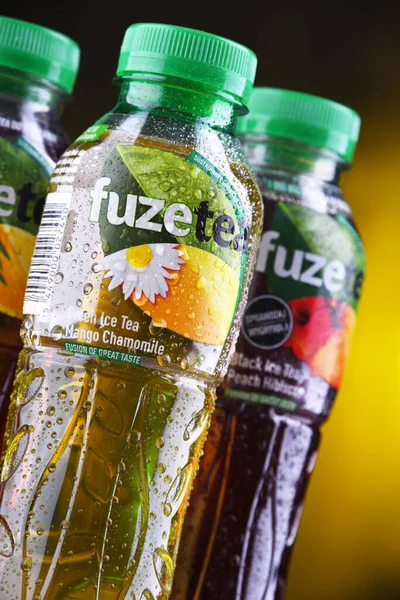 Plastik şişe buzlu çay.