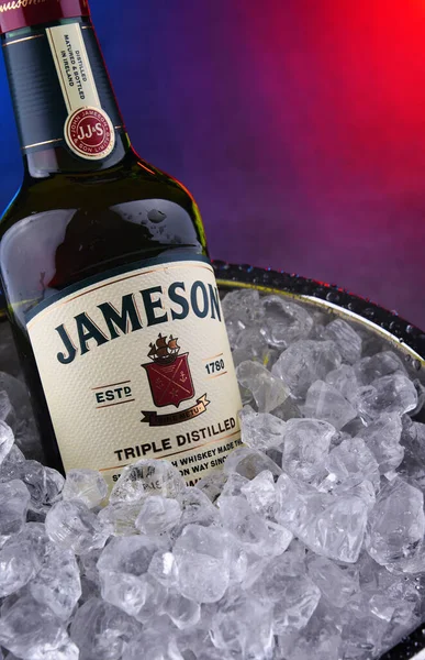 Jameson Irish Whiskey şişe — Stok fotoğraf