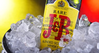 J ve B nadir şişe harmanlanmış Scotch viski