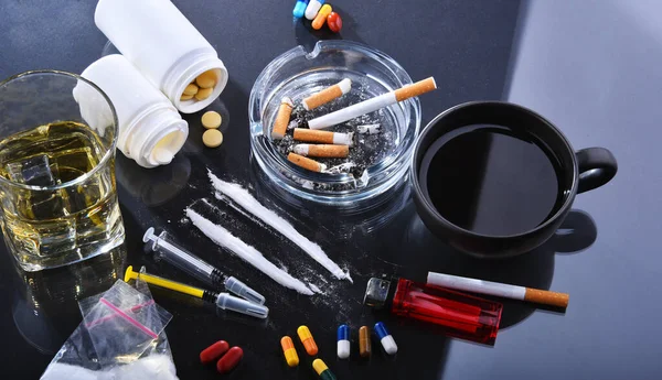 Addictive substances, including alcohol, cigarettes and drugs — Stock Photo, Image