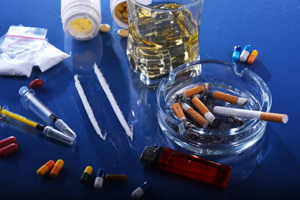 Addictive substances, including alcohol, cigarettes and drugs — Stock Photo, Image