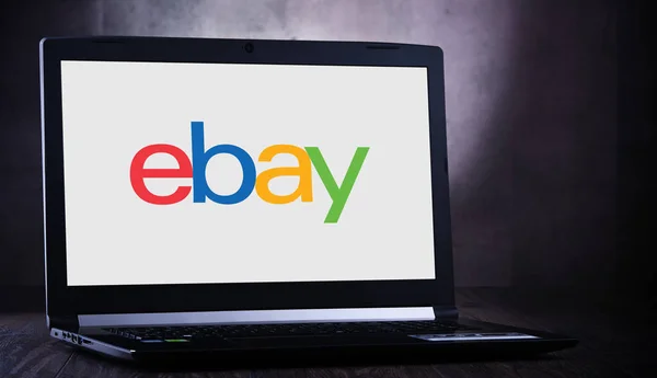 Computador portátil exibindo logotipo do eBay — Fotografia de Stock