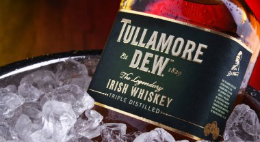 Bir şişe Tullamore Dew İrlanda viskisi