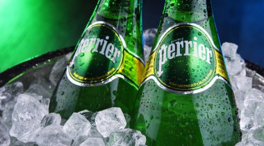 Perrier maden suyu şişeleri