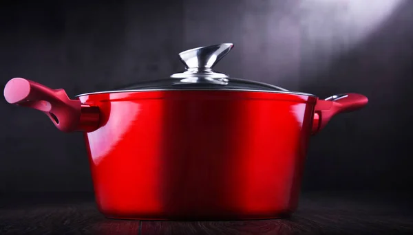 赤鋼鍋との組成 — ストック写真