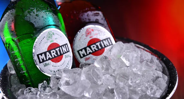 Bouteilles de Martini, célèbre vermouth italien — Photo