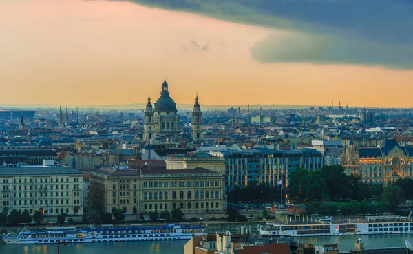 Panoramic view of Budapest after sunset — Stock Photo, Image