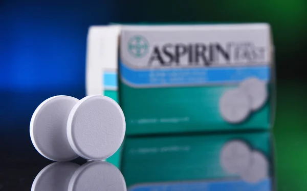 Komposisi dengan dua paket Bayer Aspirin — Stok Foto