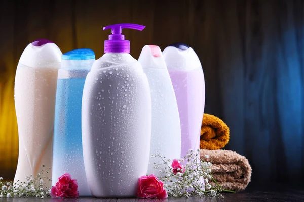 Plastic bottles of body care and beauty products — Stock Photo, Image