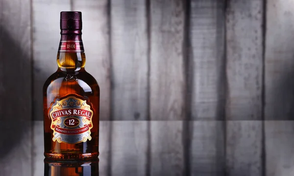 Botella de Chivas Regal whisky — Foto de Stock