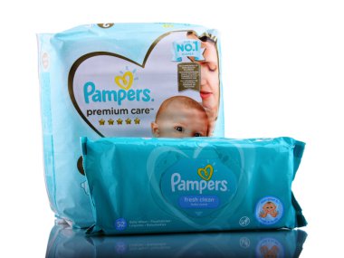 Pampers ürünleri beyaza izole edilmiş