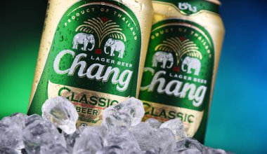 İki kutu Chang birası.