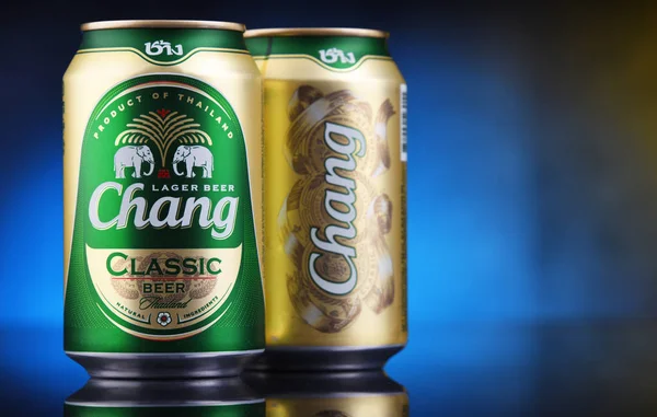 Dos latas de cerveza Chang — Foto de Stock