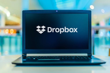 Dropbox logosunu gösteren dizüstü bilgisayar