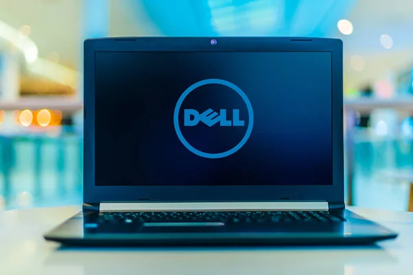 Computadora portátil que muestra el logo de Dell — Foto de Stock