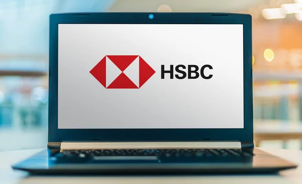 Laptopcomputer met logo van Hsbc — Stockfoto