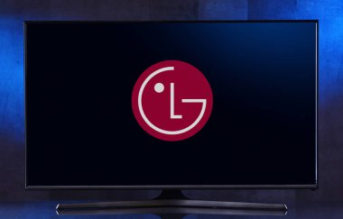 Lg 'in logosunu gösteren düz ekran TV seti