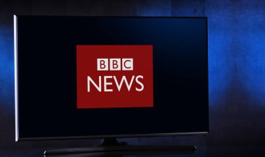 Düz ekran TV seti Bbc Haber logosu görüntüleme