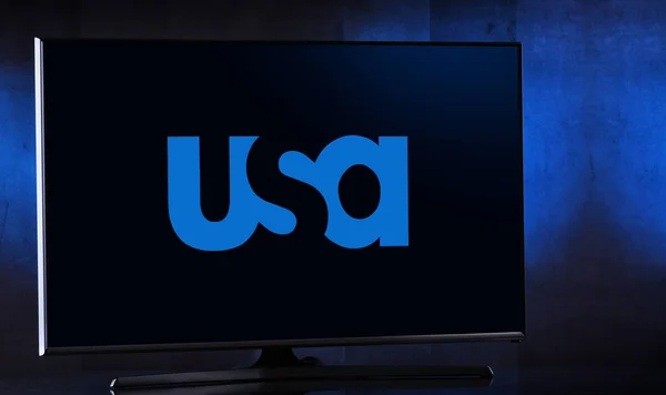 Televizní přijímač s plochou obrazovkou zobrazující logo sítě Usa — Stock fotografie