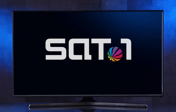 Televizní přijímač s plochou obrazovkou s logem Sat.1 — Stock fotografie