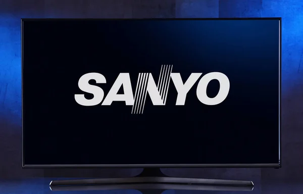 Televizní přijímač s plochou obrazovkou zobrazující logo Sanyo — Stock fotografie